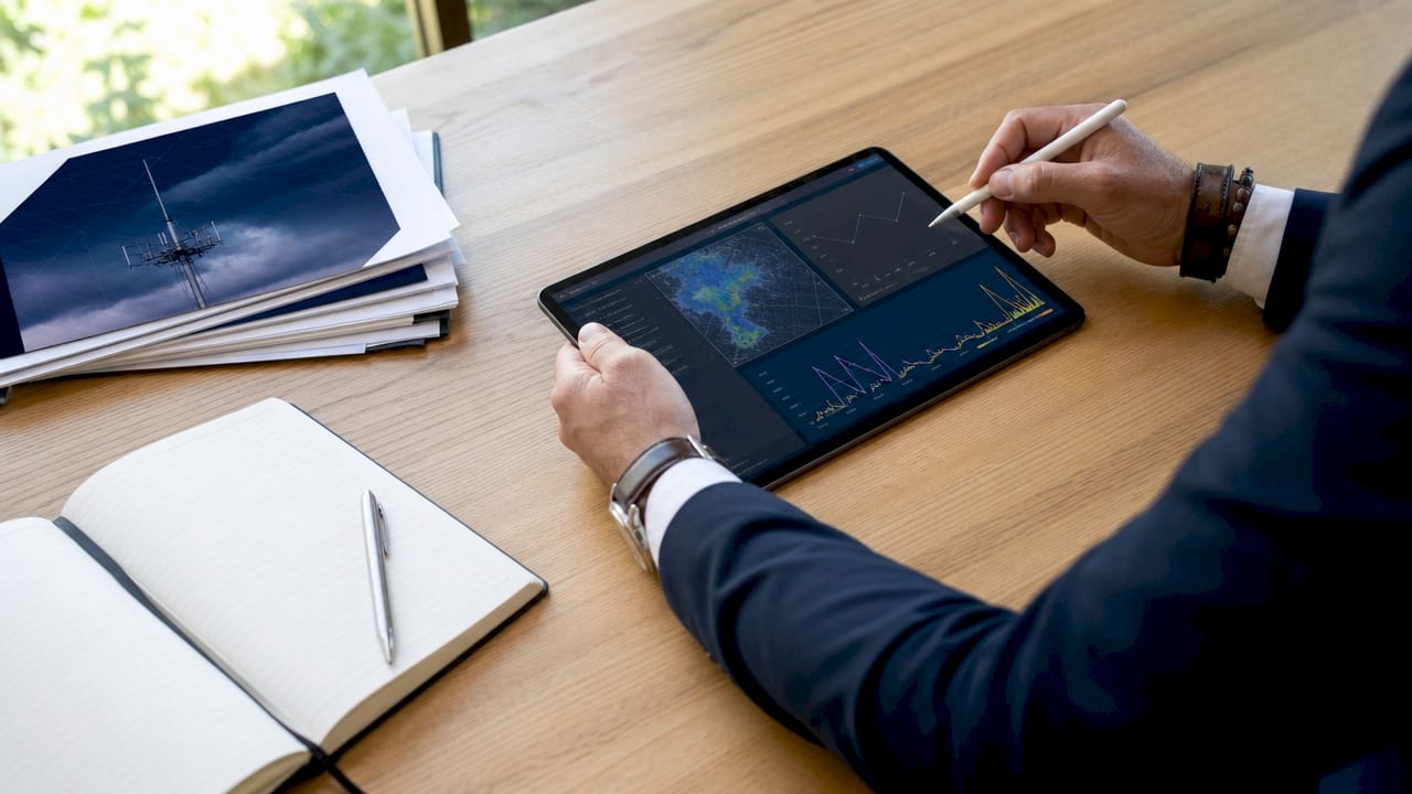 Utilisation d'une tablette pour évaluer le risque d'orage électrique