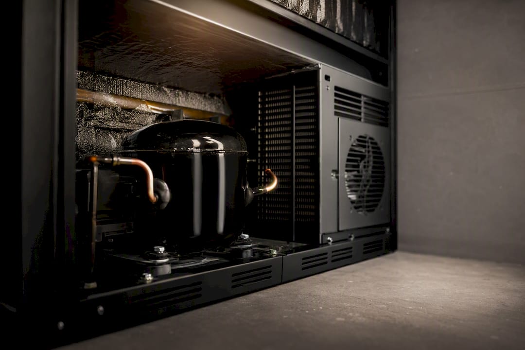 Wine fridge compressor and cooling system details