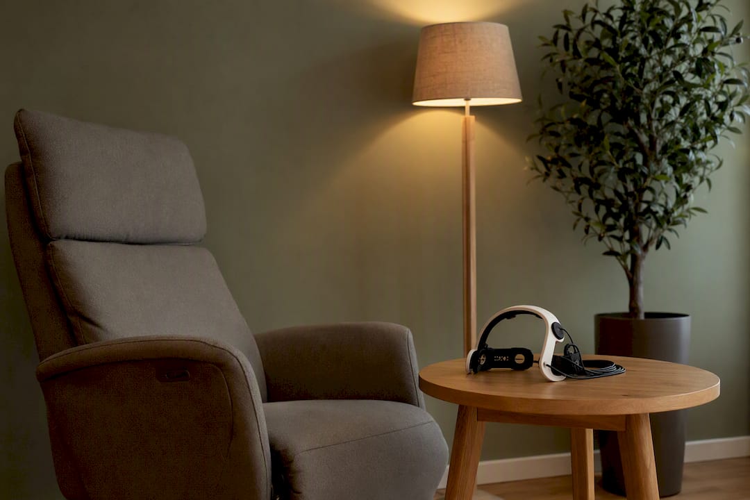 Apparecchiatura per neurofeedback nella sala terapia