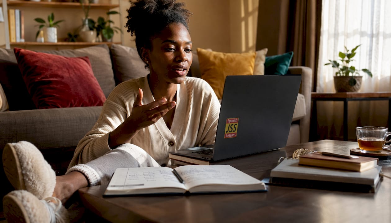 Woman speaking Spanish on video call