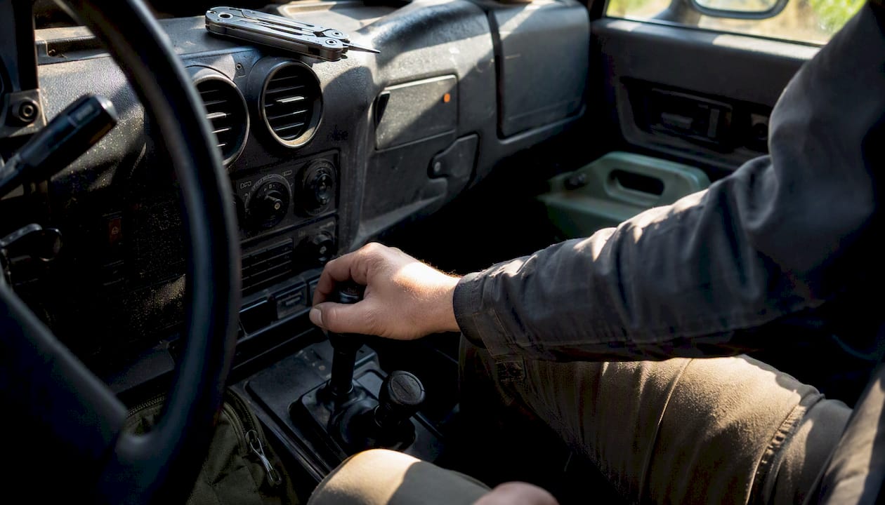 Hand shifting 4WD transfer case lever