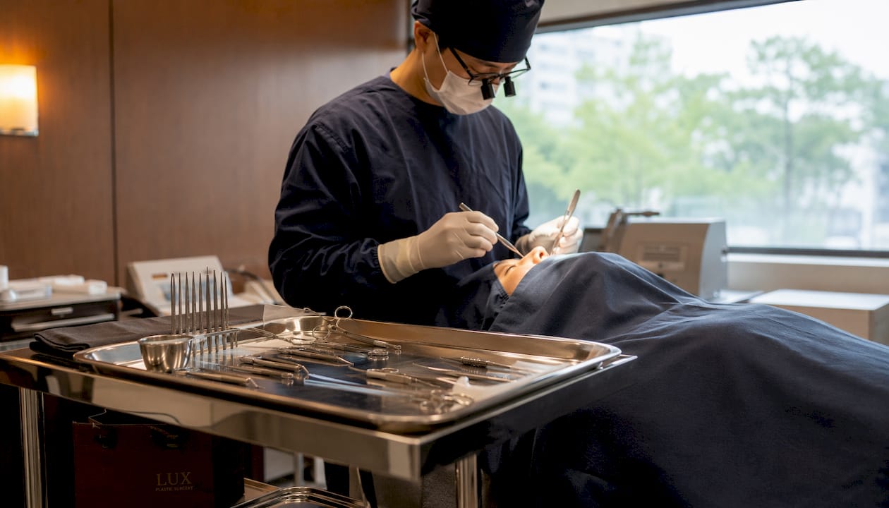 Surgical instruments for rhinoplasty procedure