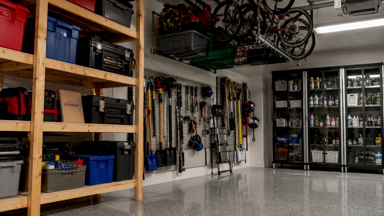 Four types of organized garage storage systems