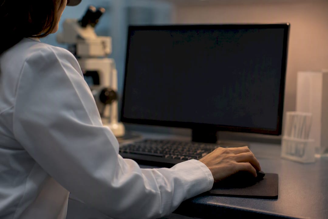 Hand controlling digital pathology slide review