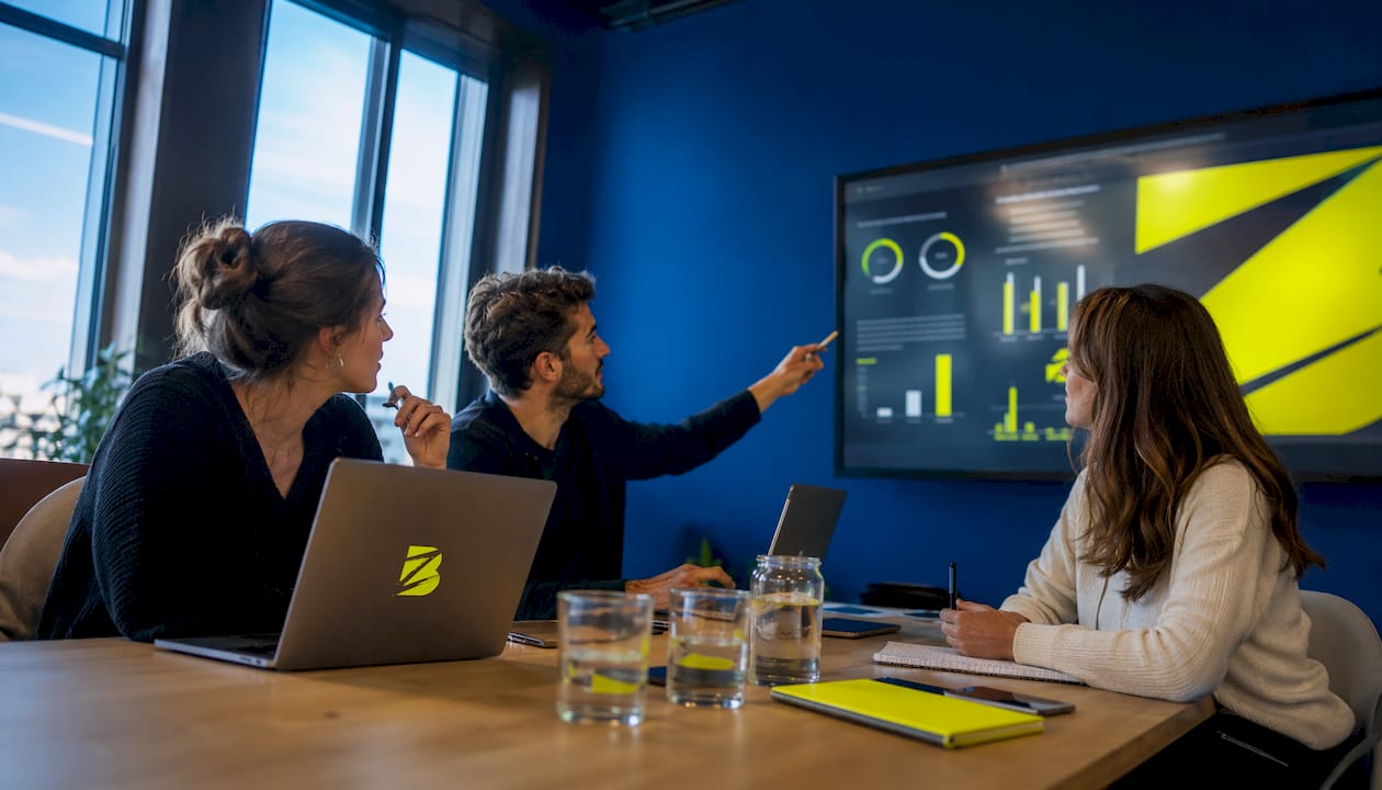 L’équipe se réunit pour élaborer une stratégie efficace de netlinking.