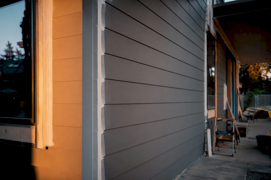 Hardie board vs vinyl siding: which one fits your home? — Multigroup Contracting Vancouver
