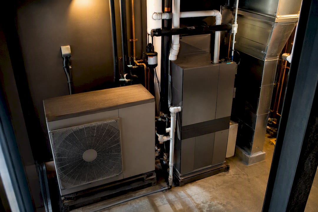 Heat pump vs furnace: which heating option suits commercial space? — Multigroup Contracting Vancouver