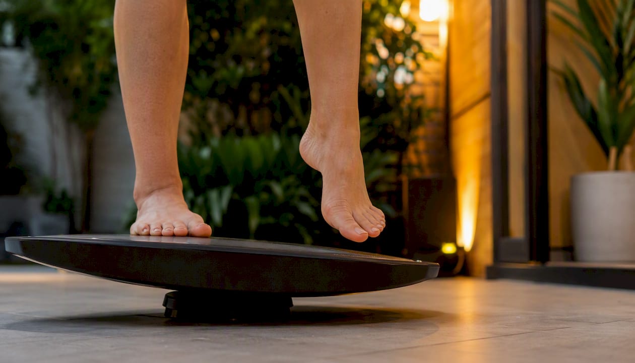 Oscillating vibration platform in side motion