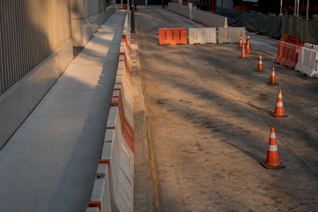 Separated pedestrian walkway beside vehicle lane