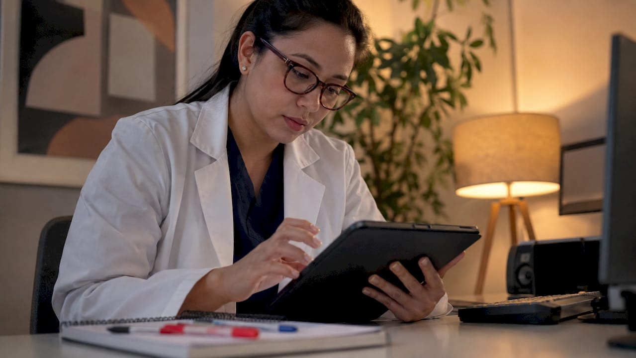 Estructura de archivos médicos digitales: guía 2026