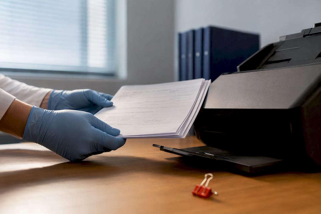 Sin subirlos: combina tus PDF médicos y conserva firmas con PDF/A