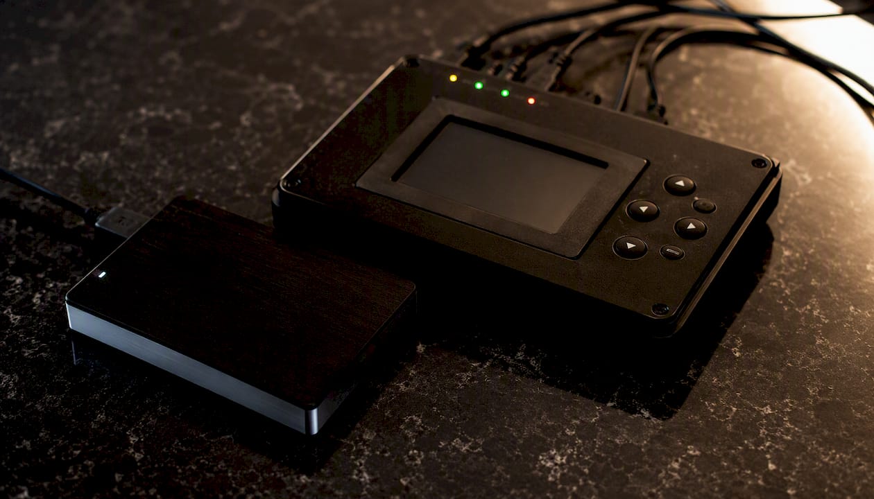 APFS Data Recovery: A Practical Playbook for Mac Users 3 External hard drive connected to disk imager