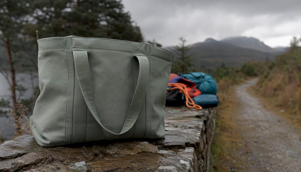 Water-resistant tote bag on wet bench