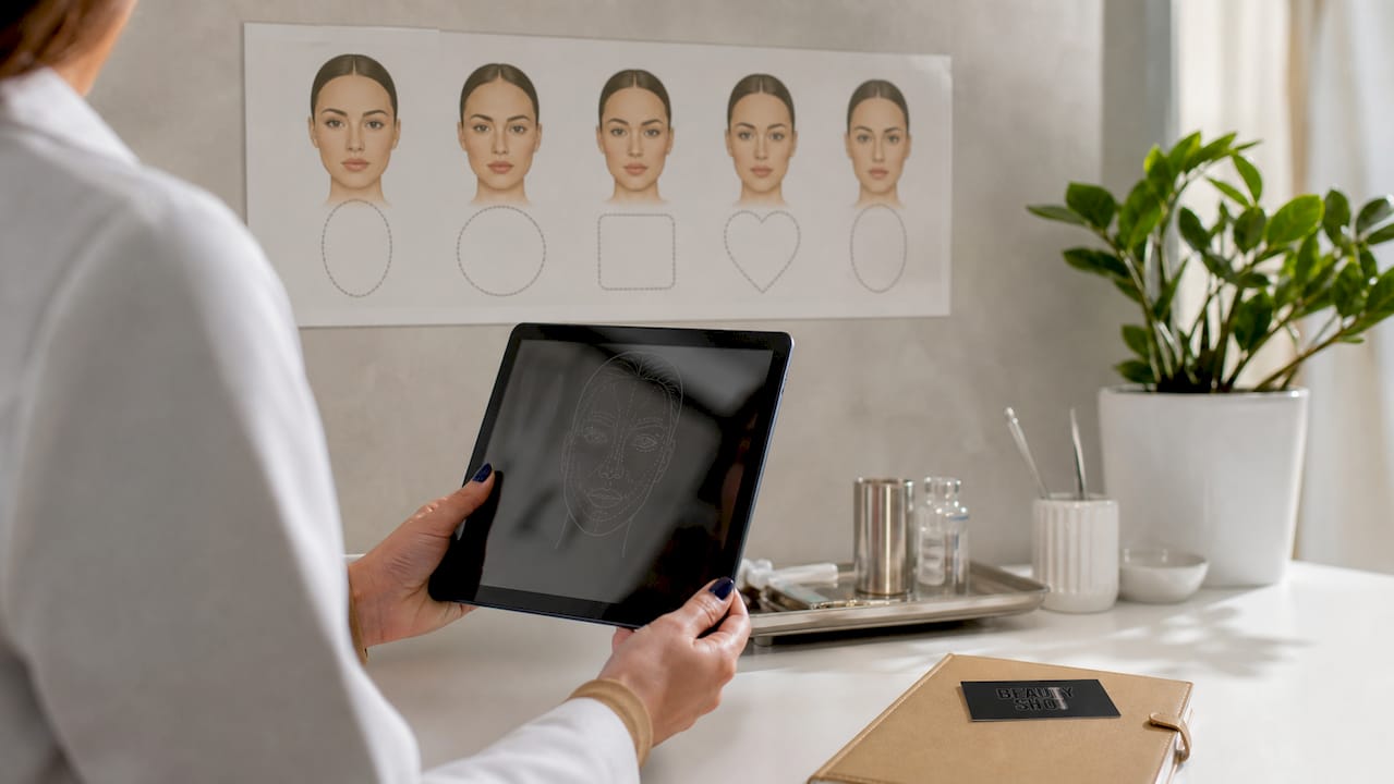 Face shape chart with injectable treatment zones