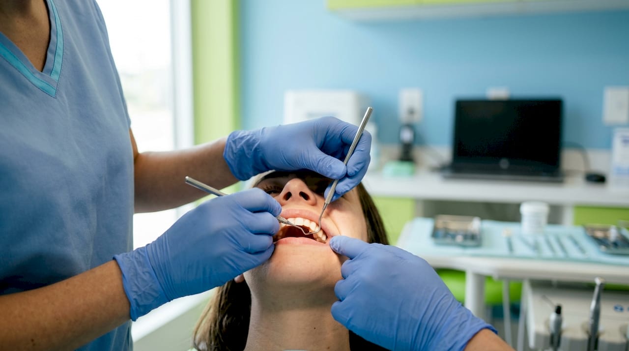 Close-up dental plaque examination
