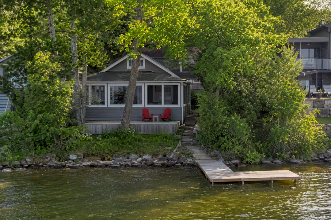 Innisfil lakeside three-season cottage exterior