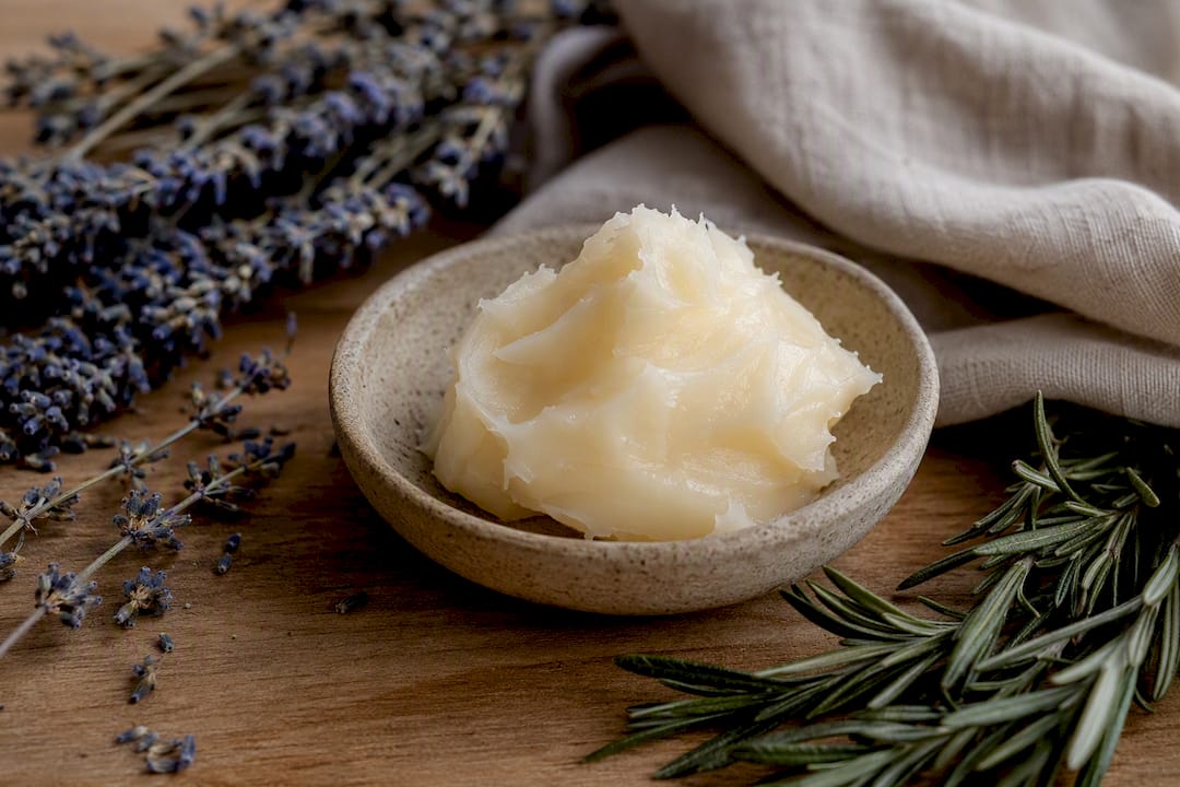 Organic tallow balm with natural textures