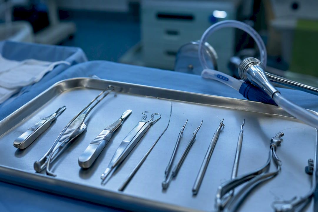 Strumenti chirurgici per settoplastica endonasale su vassoio