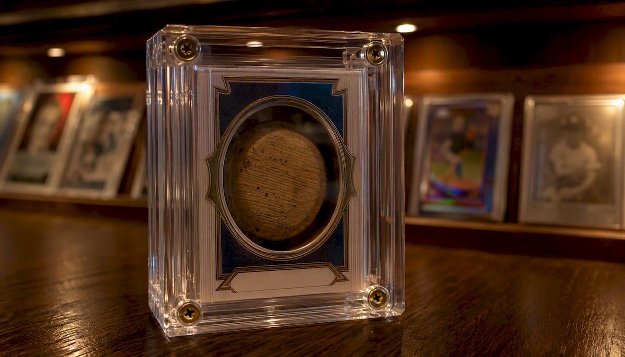Thick screwdown case storing bat knob card