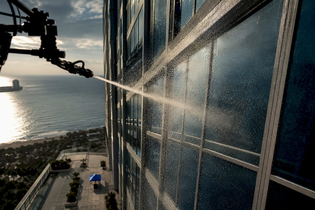 12 to 15 mph: Vista's Window Cleaning Wind Limits for South Florida