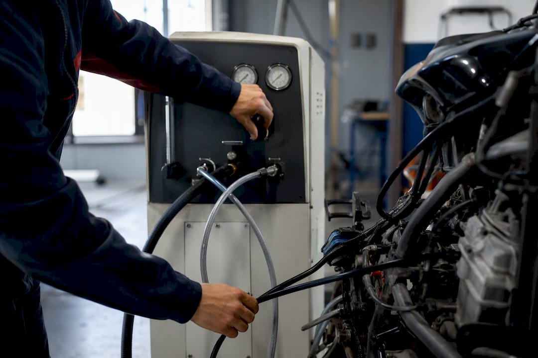 Appareil d’injection d’hydrogène relié directement au moteur d’une moto