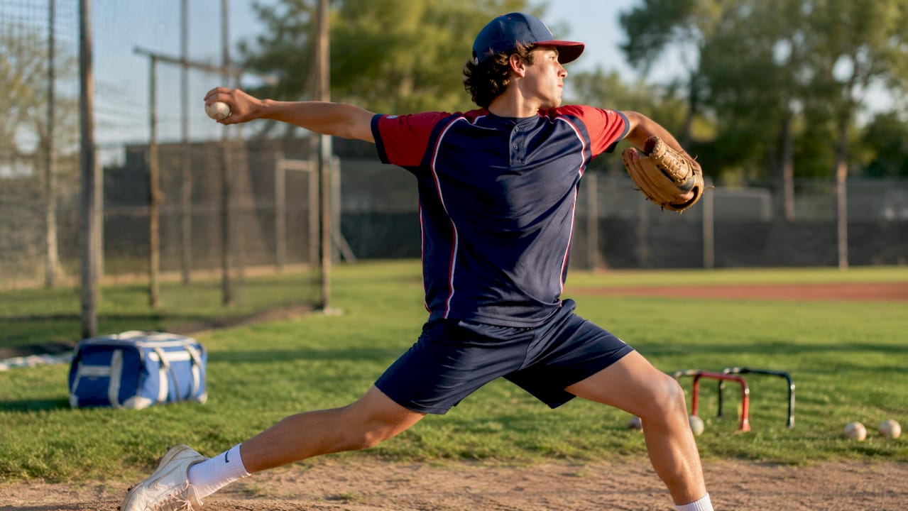 Side profile of pitcher’s kinetic chain during pitching
