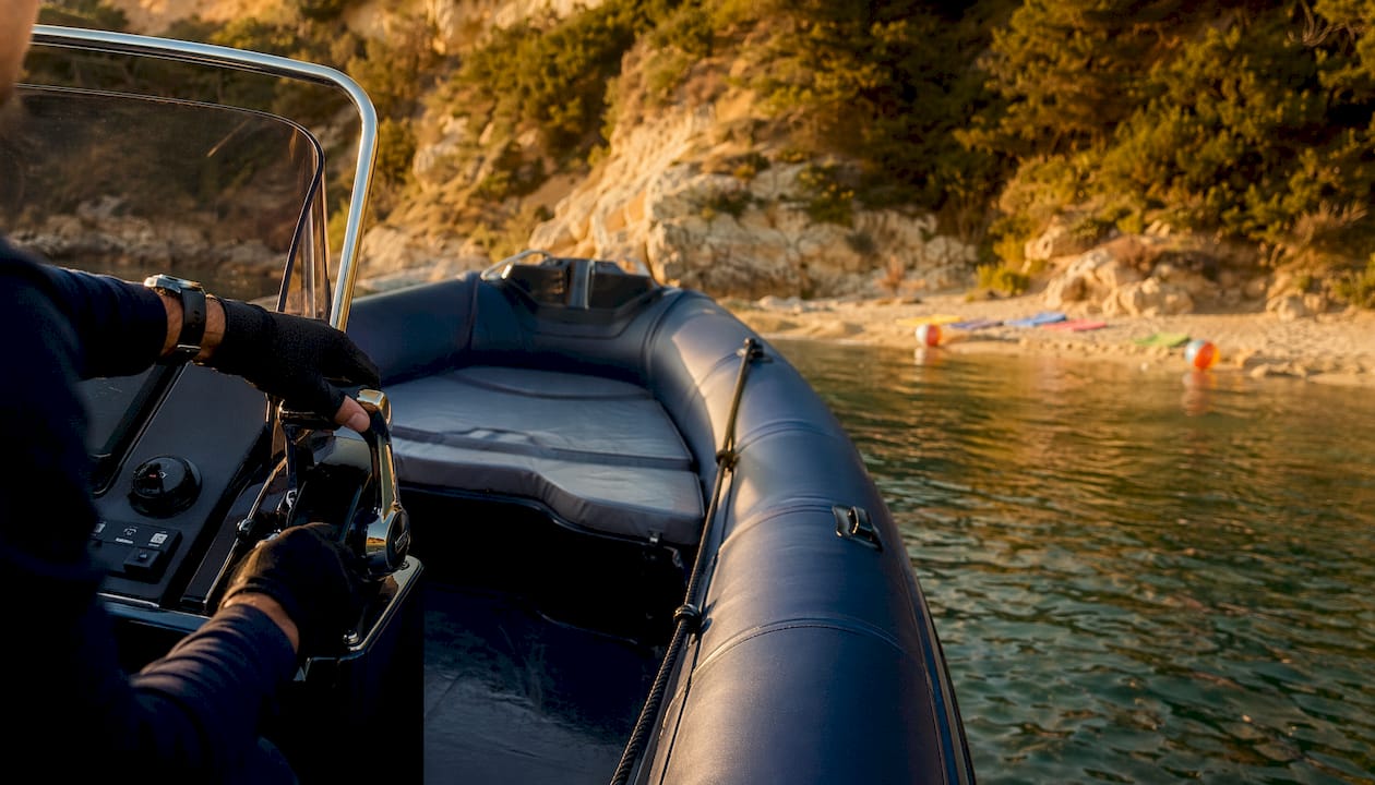 RIB tender v detailoch priamo na hladine