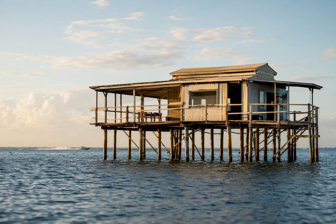 Domy Stiltsville nad vodami zálivu Biscayne