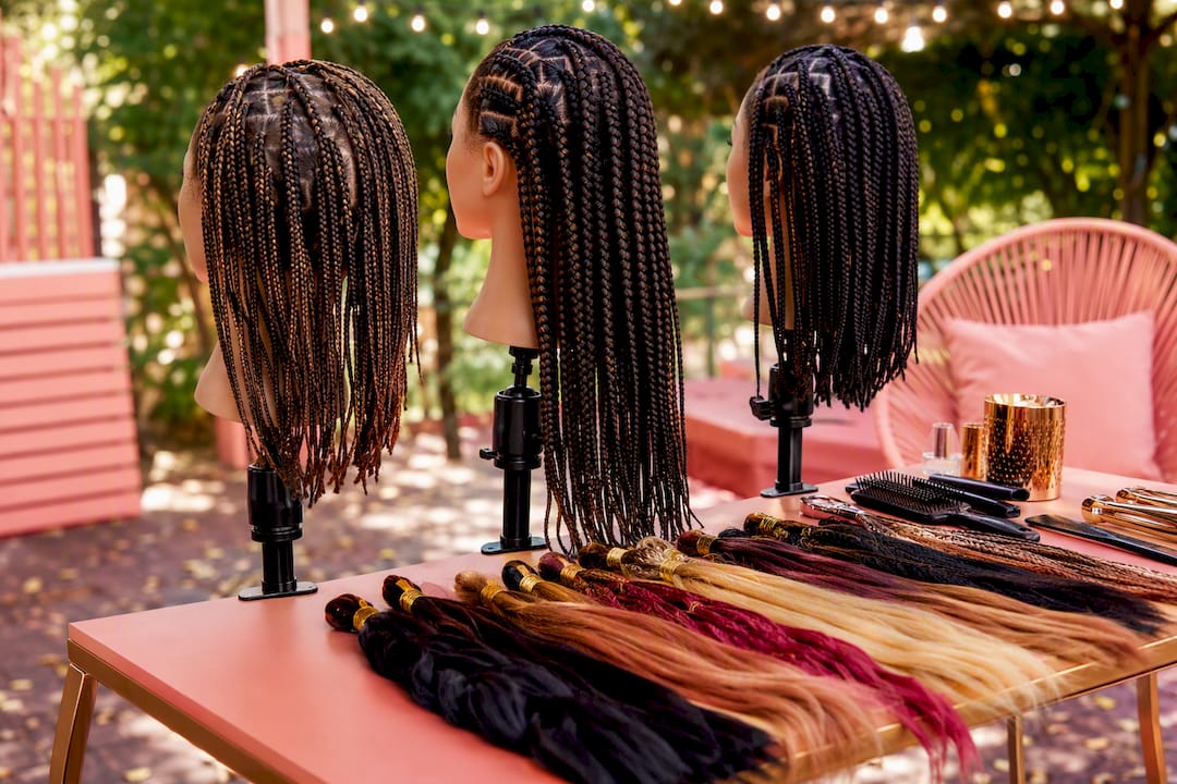 Mannequins with different stitch braid styles