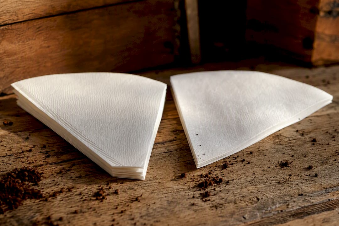 Gros plan sur des filtres en papier Chemex et V60