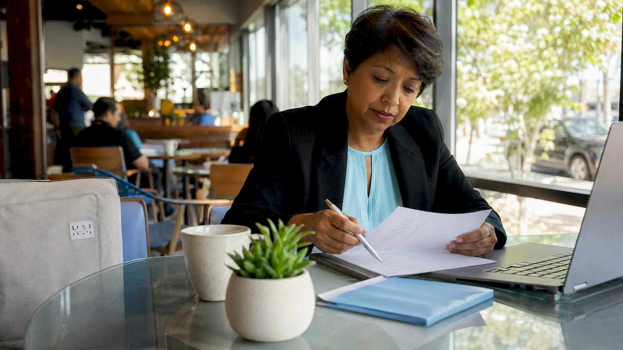 Healthcare consultant reviewing website features checklist