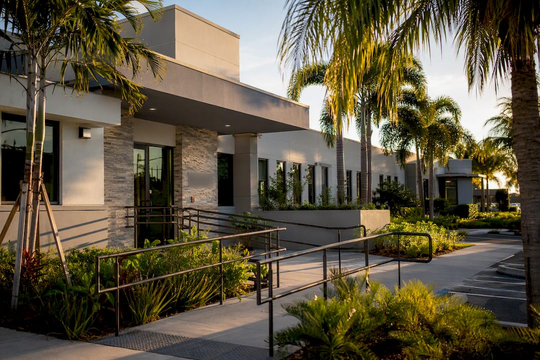 Florida mental health clinic exterior with accessible entrance