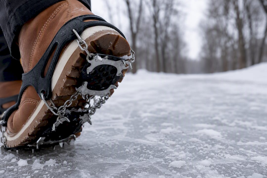 Winterschuh mit rutschfesten Sohlen für sicheren Halt auf Eis