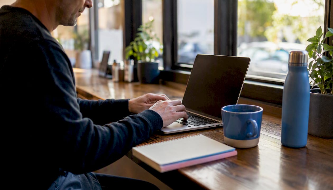 How to Respond to Reviews: Templates and Playbook