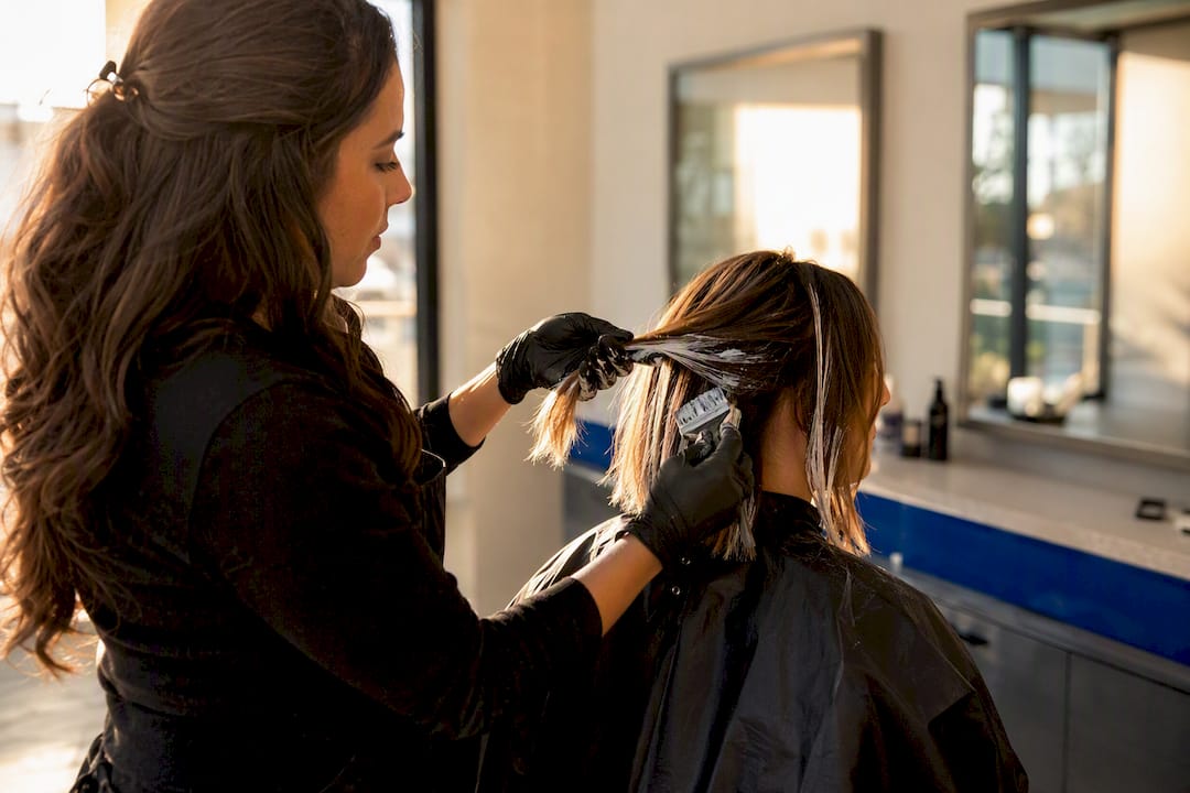 Balayage vs Highlights: Which Look Fits Your Lifestyle