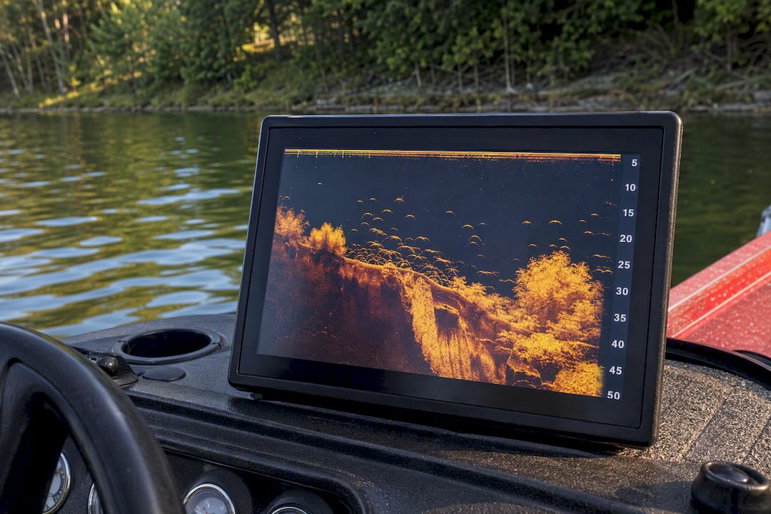 Sonar fishfinder screen showing underwater structures