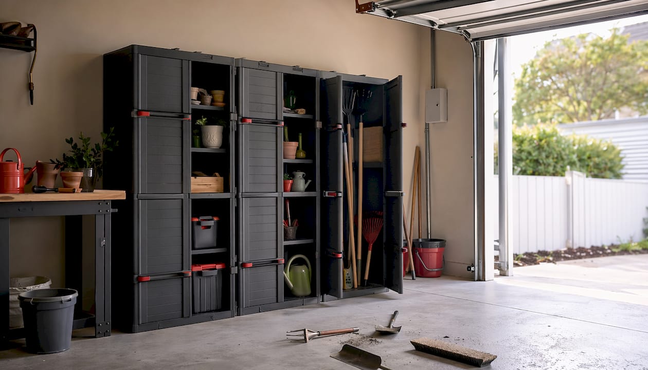 Indoor garage corner with Keter Connect storage units