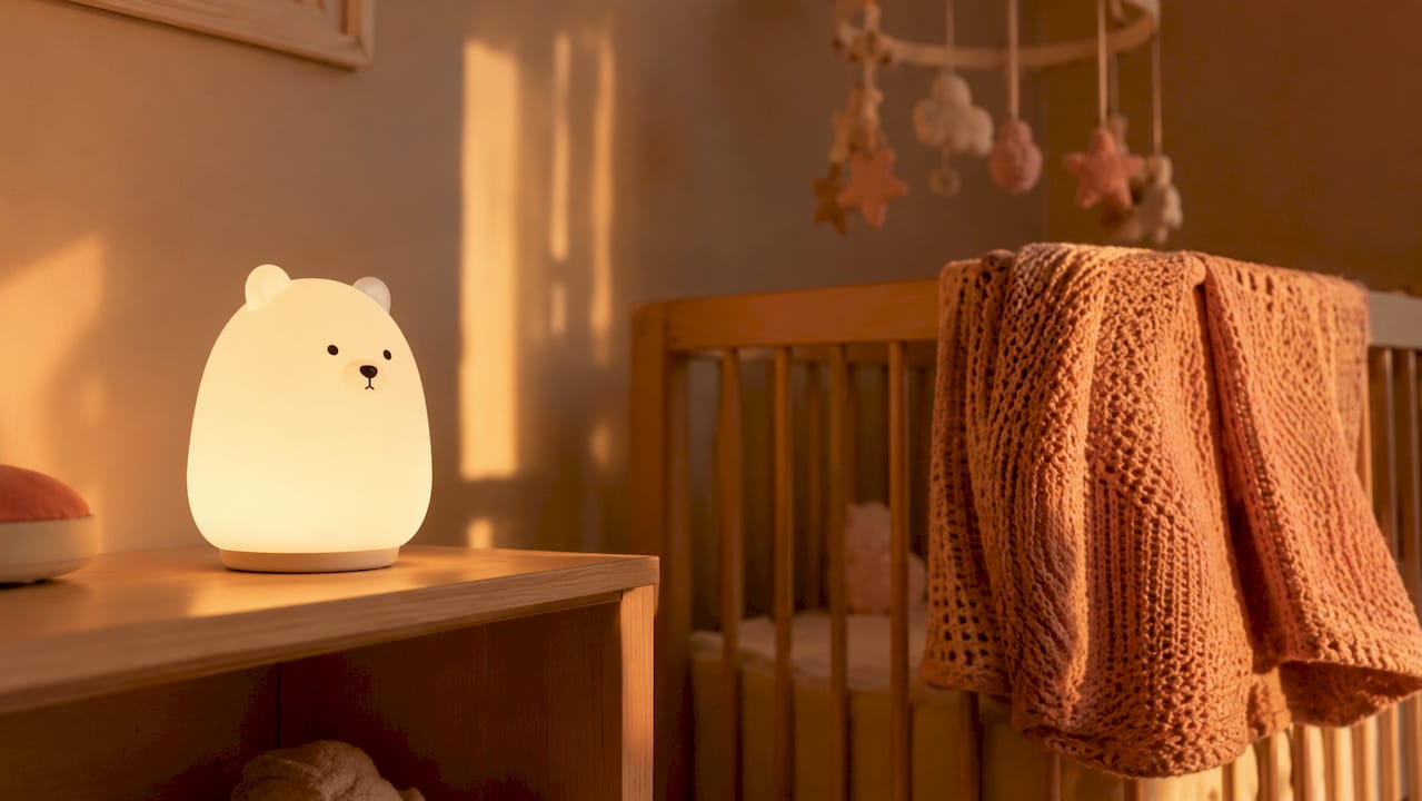 Veilleuse épurée au design discret, idéale pour la chambre de bébé