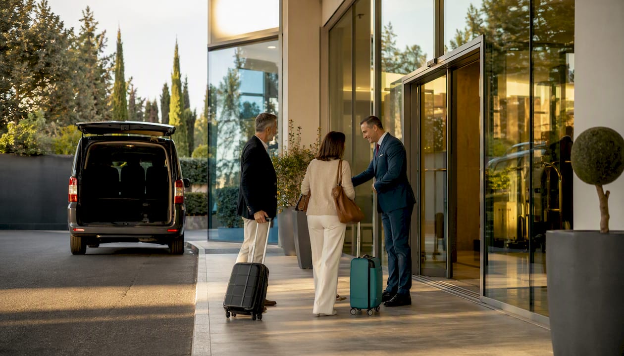 Facciata dell’hotel con centro benessere e servizio navetta