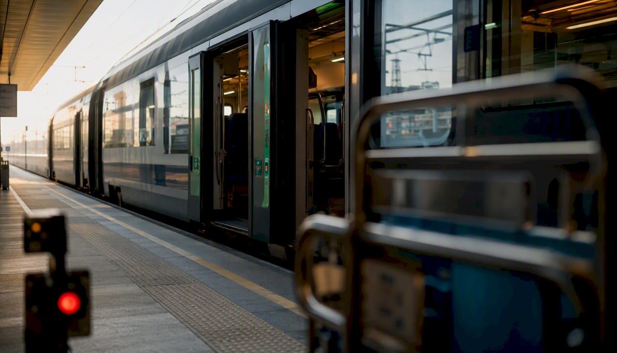 Treno regionale in partenza da Verona Porta Nuova