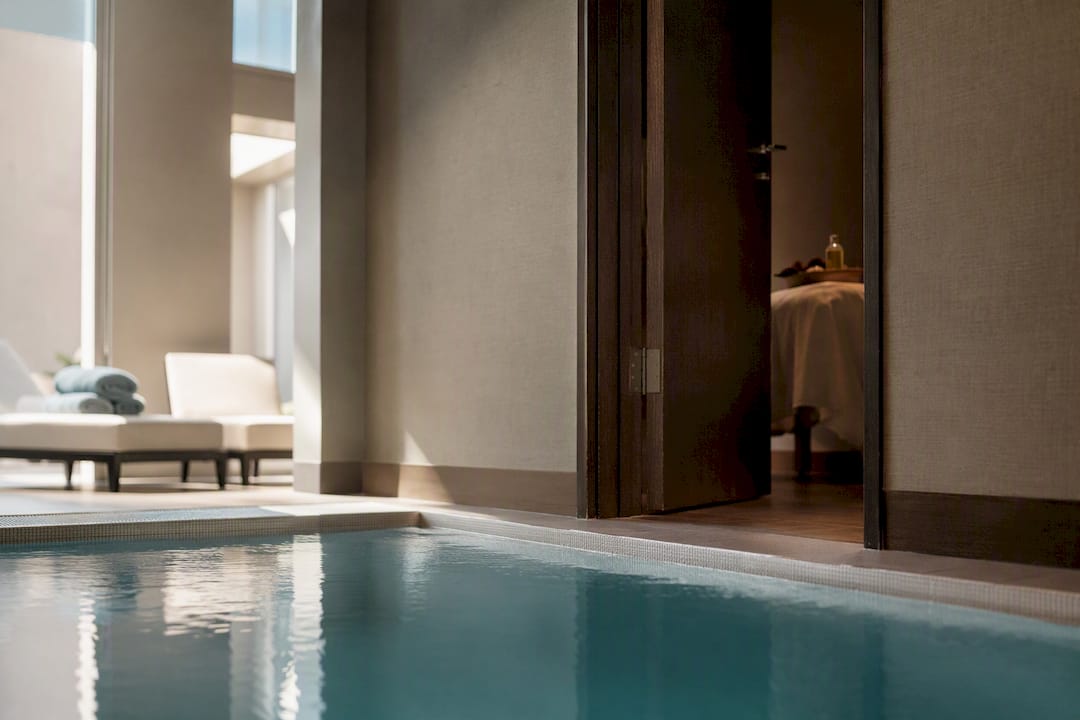 Cabina privata per massaggi a pochi passi dalla piscina dell’hotel