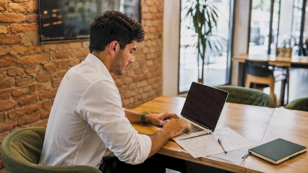 Specialista informatico si occupa dell’installazione e della configurazione di software gestionali.
