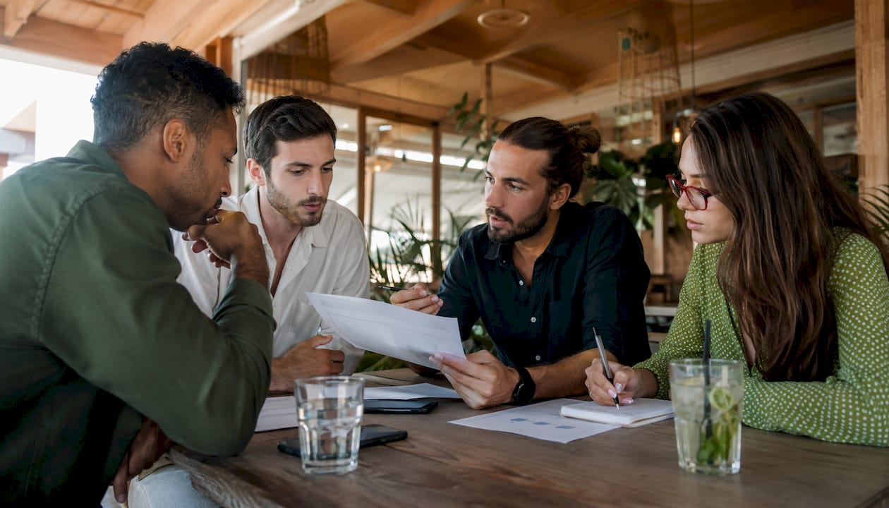 Un gruppo di lavoro si confronta sulle principali difficoltà che le aziende incontrano quando cercano di innovare.