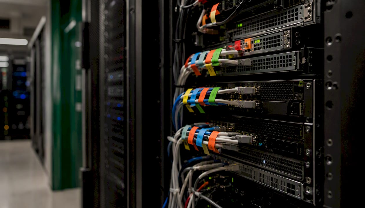 Session version tags on server rack cables