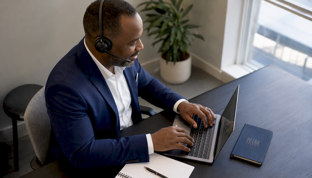 Recruiter engaging passive candidate on call