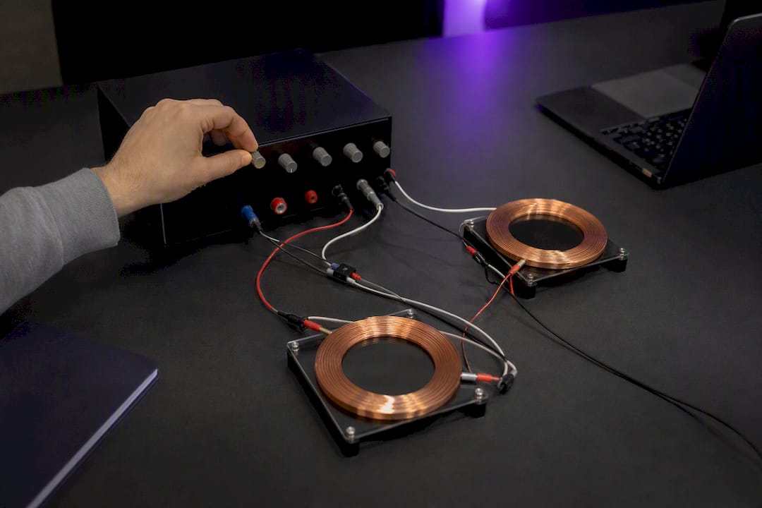 Hand adjusting wireless power test bench coils