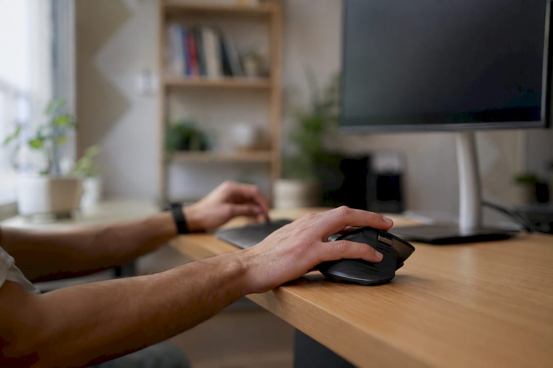 117 correos al día: entrena bandeja enfocada de Outlook con theNeedle