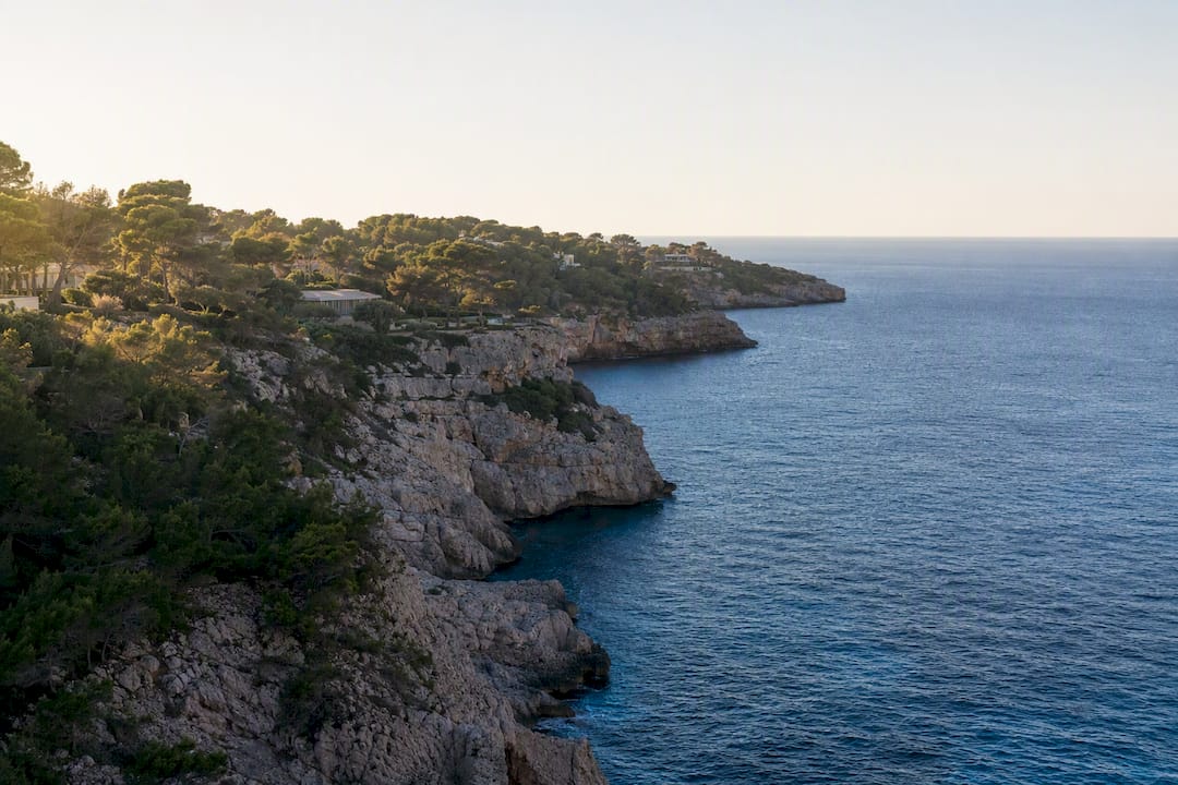Scarce Mallorca shoreline with limited coastal frontage