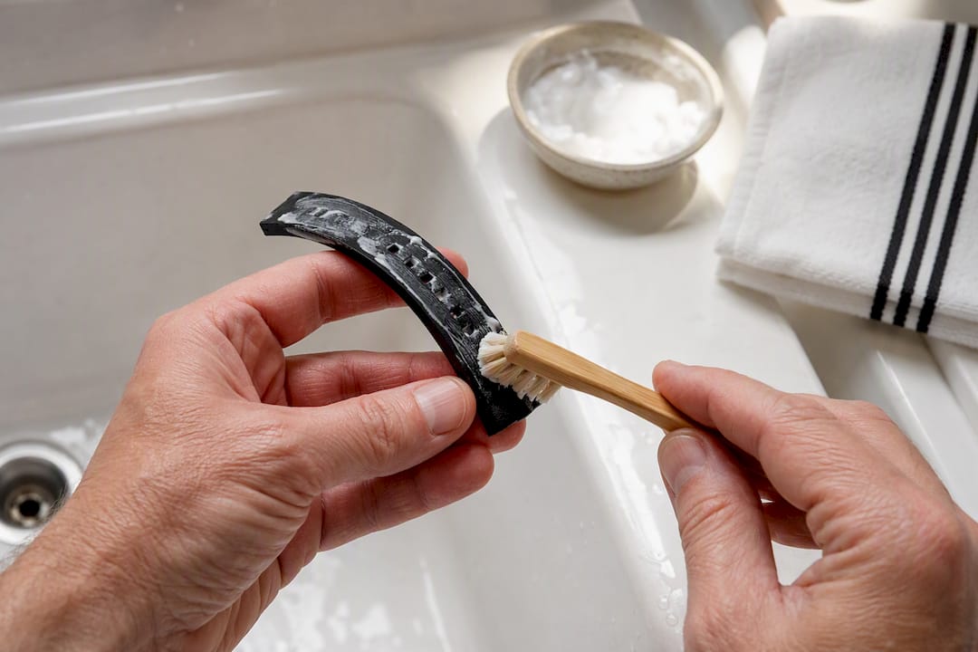 Soft brush cleaning rubber watch strap