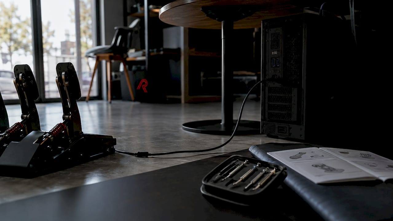 Rechtstreekse USB-aansluiting voor het instellen van loadcell pedalen